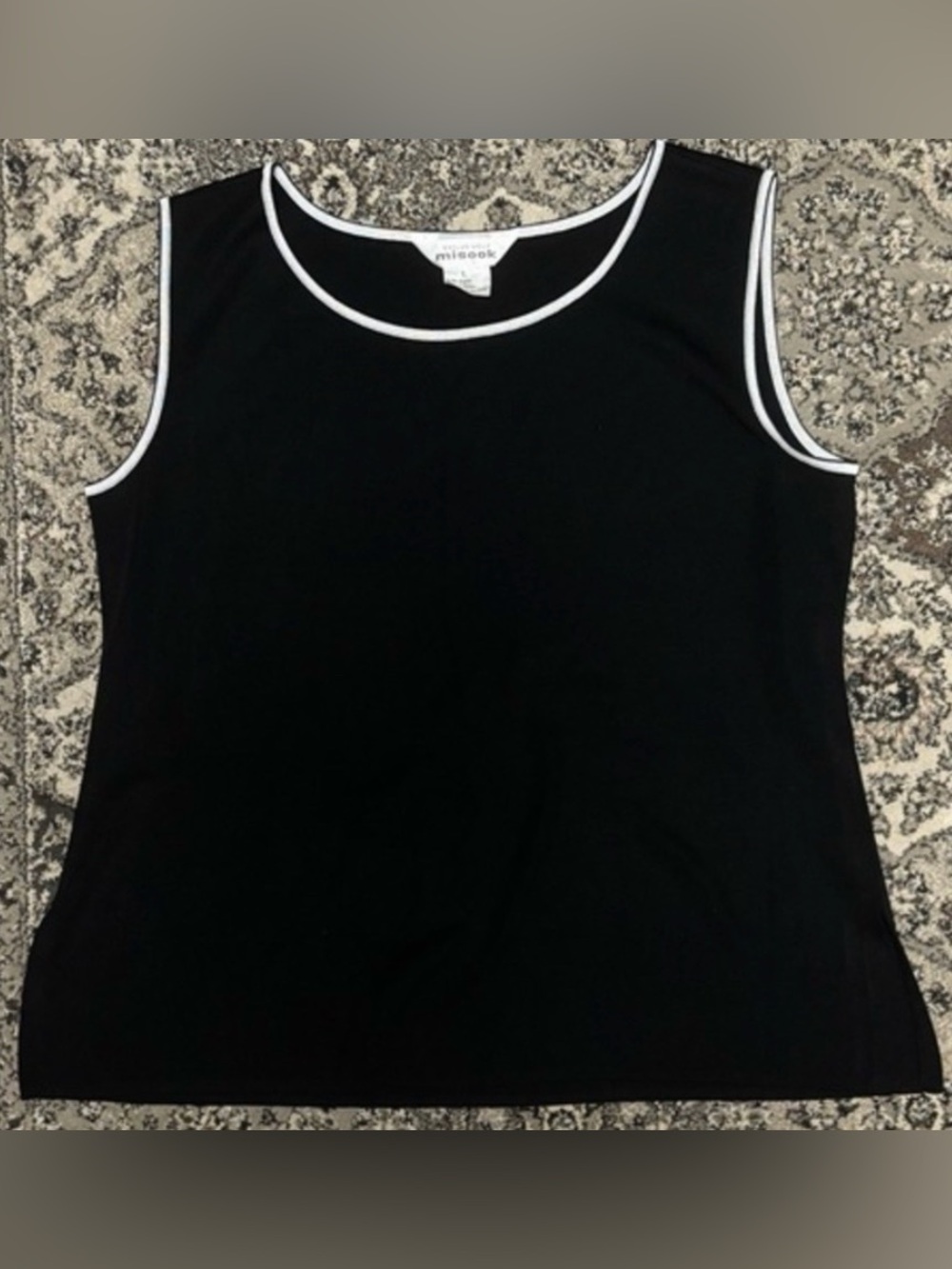 Authentic Exclusively Misook Sleeveless Black Tank Top w/Contrasting White Trim